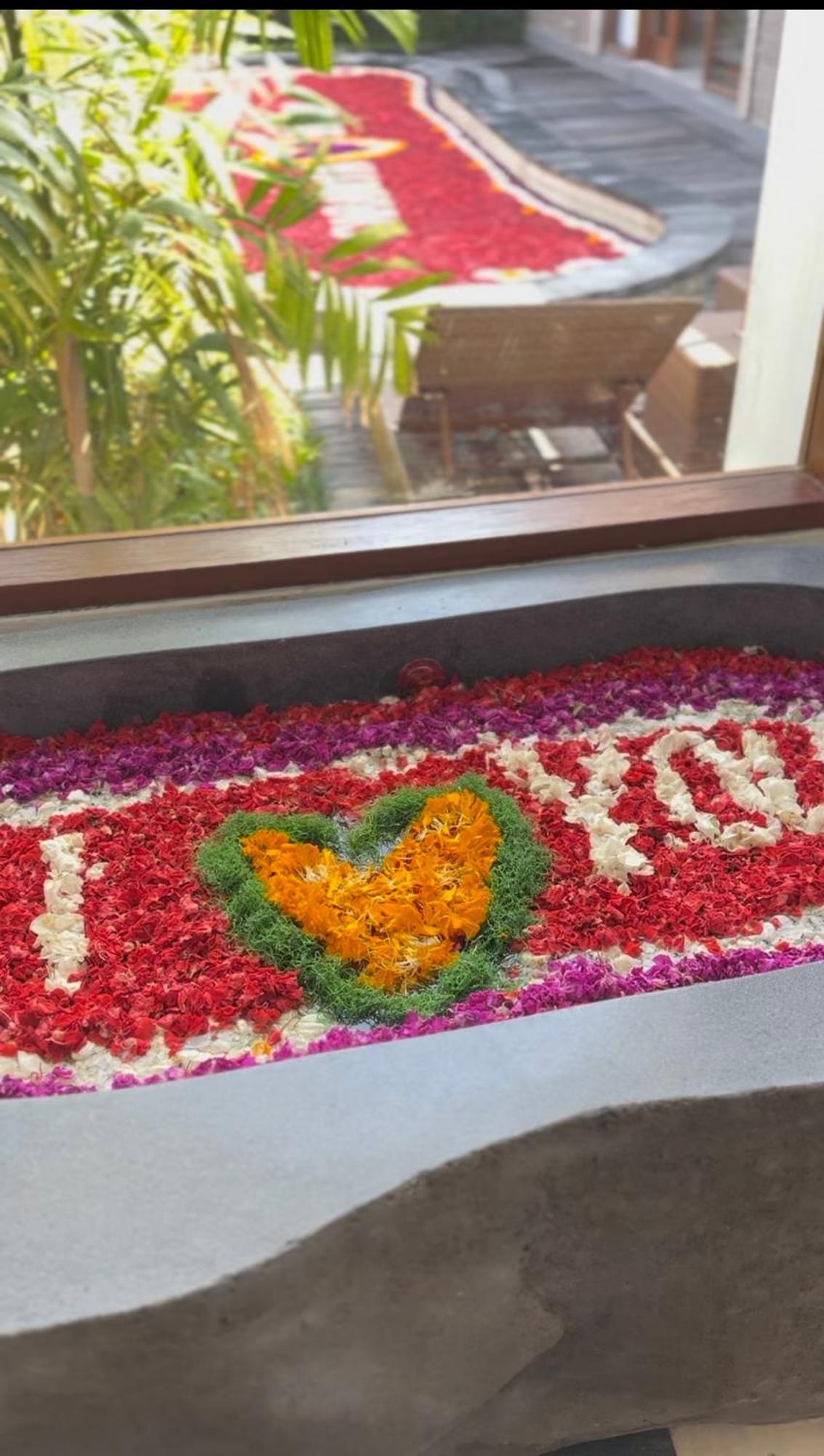 Gyanesh Villa Ubud Buitenkant foto